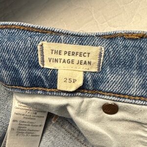 - Madewell Perfect Vintage Jeans